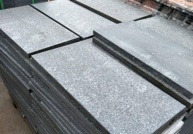 打造地表最強(qiáng)芝麻黑花崗巖荔枝板，盡顯細(xì)節(jié)之美(圖2)