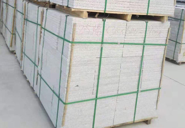 極致光澤，打破傳統(tǒng)，芝麻黑花崗巖荔枝板給你不一樣的視覺感受(圖2)