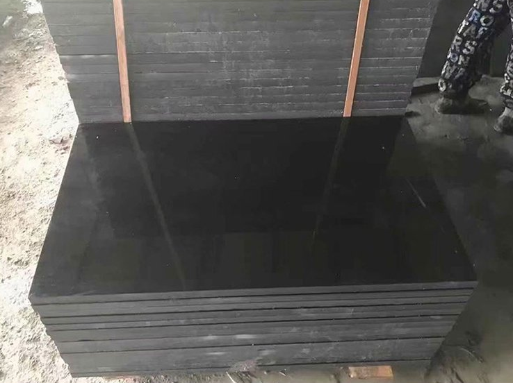 知名設(shè)計(jì)師親筆簽名|蒙古黑石材加工打造精美藝術(shù)品(圖3)