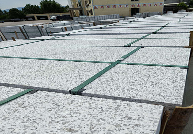 仿石材生態(tài)地鋪石PC磚經(jīng)濟(jì)實(shí)用，讓你的福利院煥發(fā)新生(圖1)