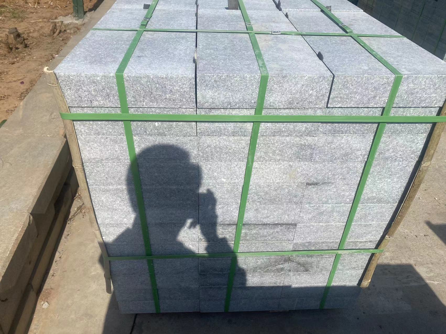 質(zhì)量與價(jià)格齊飛，路沿石價(jià)格便宜卻不失品質(zhì)(圖1)