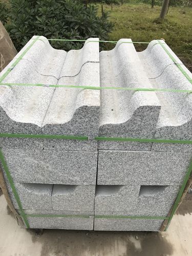 探秘路沿石世界：了解不同類型的路沿石，保護道路安全(圖1)