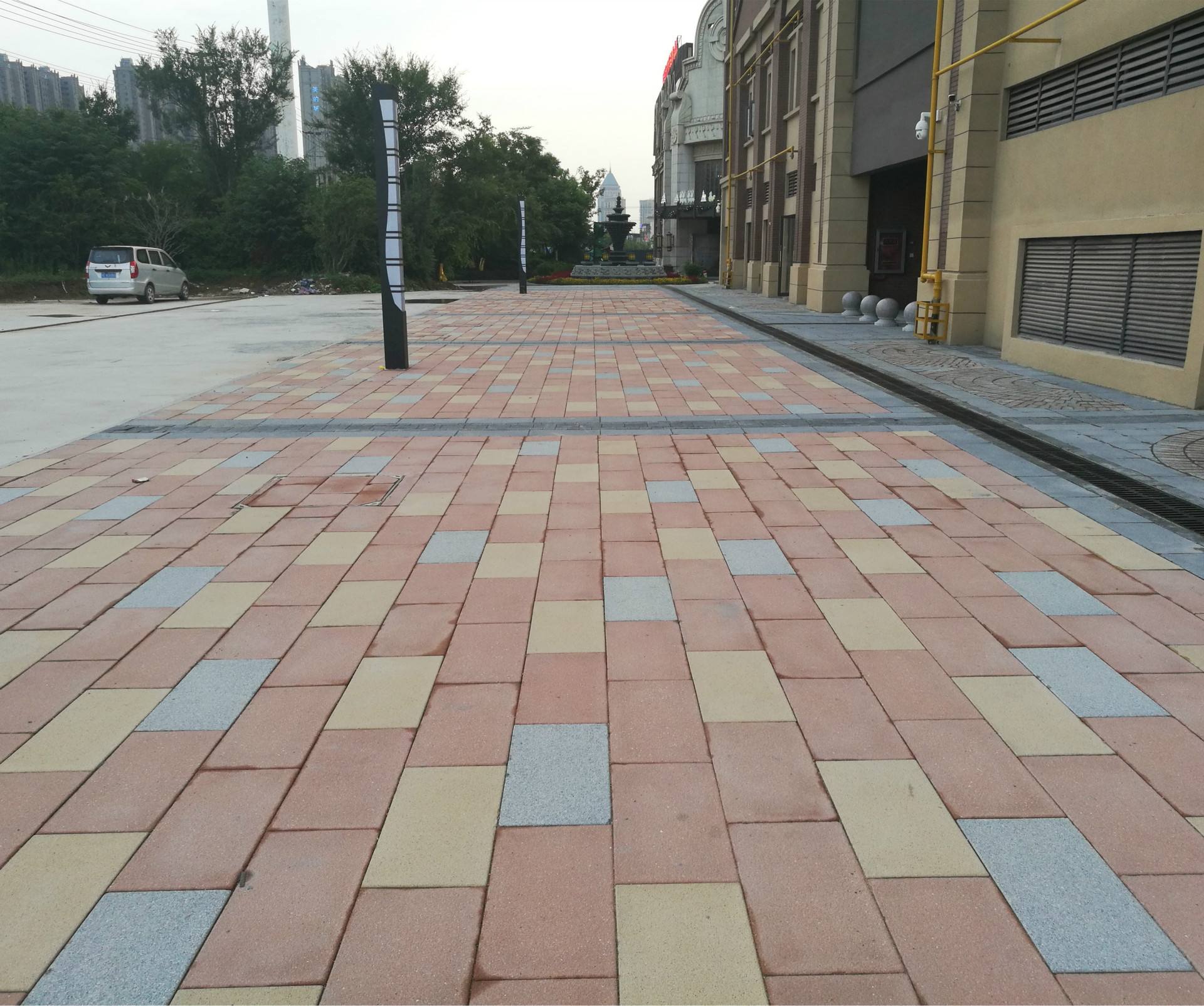 邁向可持續(xù)未來:生態(tài)地鋪石點亮城市的新篇章(圖2) 邁向可持續(xù)未來:生態(tài)地鋪石點亮城市的新篇章(圖2)