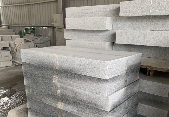 芝麻灰地鋪石材的獨(dú)特魅力，成就你的高端生活品味(圖2)