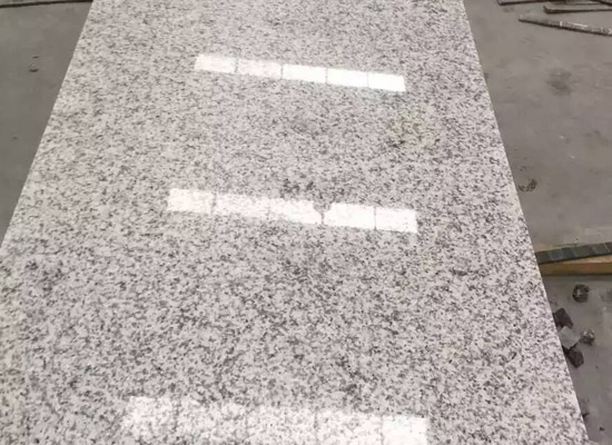 芝麻灰地鋪石材：給家居帶來(lái)優(yōu)雅與自然之美(圖1)