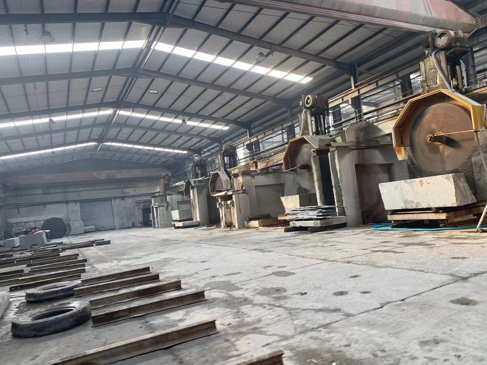 芝麻灰花崗巖廠(chǎng)家？