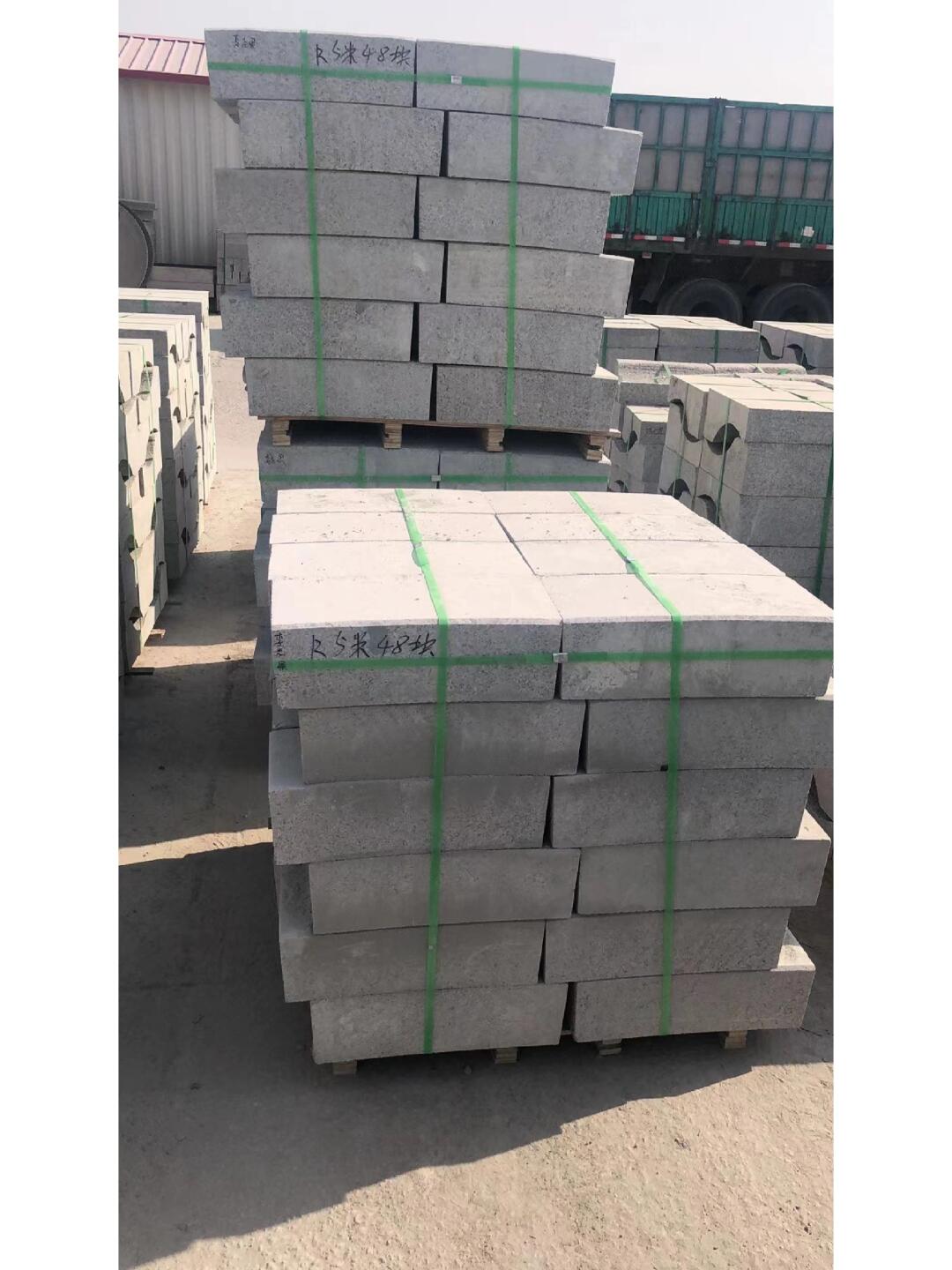 芝麻白路沿石？