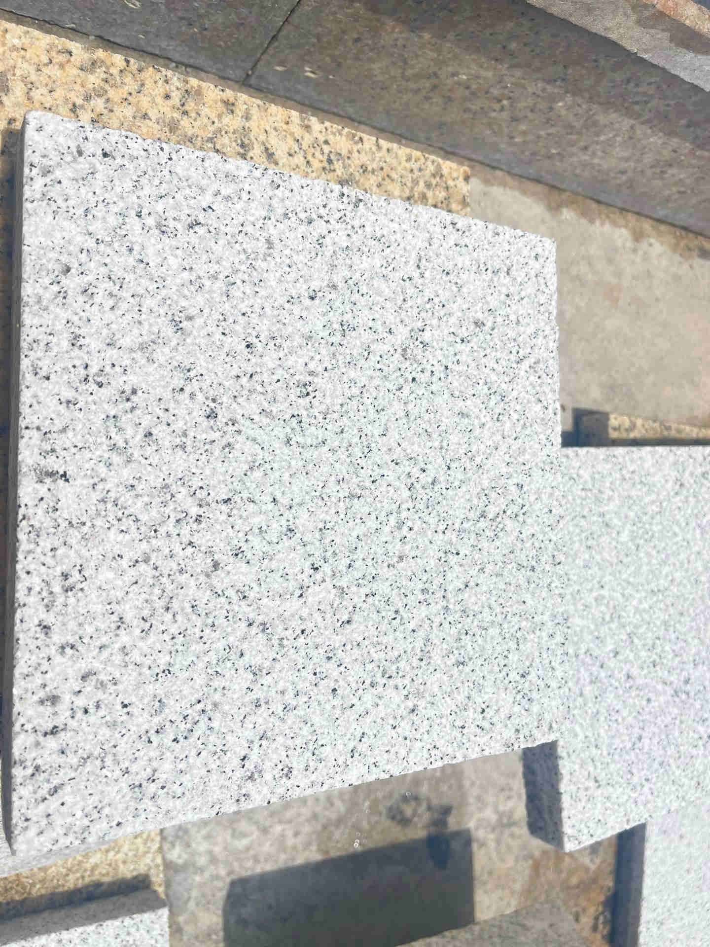 白麻芝麻白花崗巖價格差異