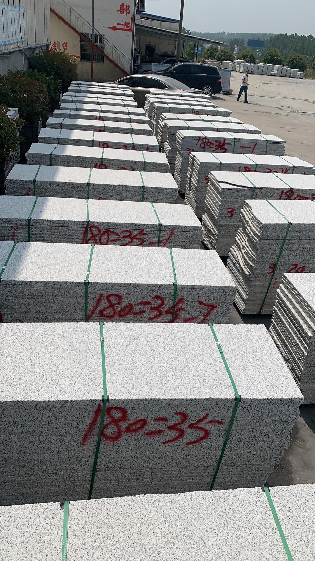 白麻路沿石市場(chǎng)價(jià)火燒石板材單價(jià)