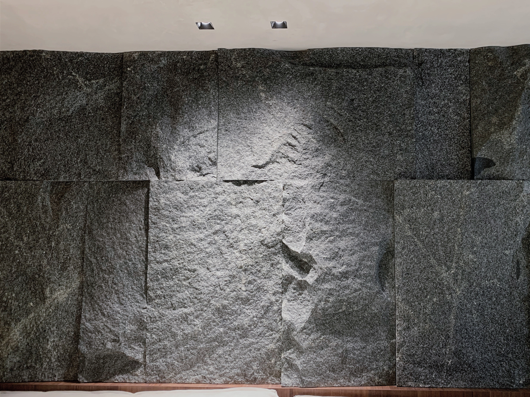 自然面大理石背景墻選用芝麻黑石材的常見問題