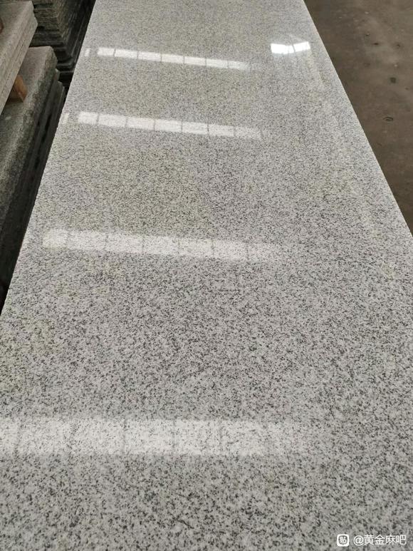 建筑外墻如何既美觀又耐用？試試?yán)z面和火燒板芝麻白(圖1)