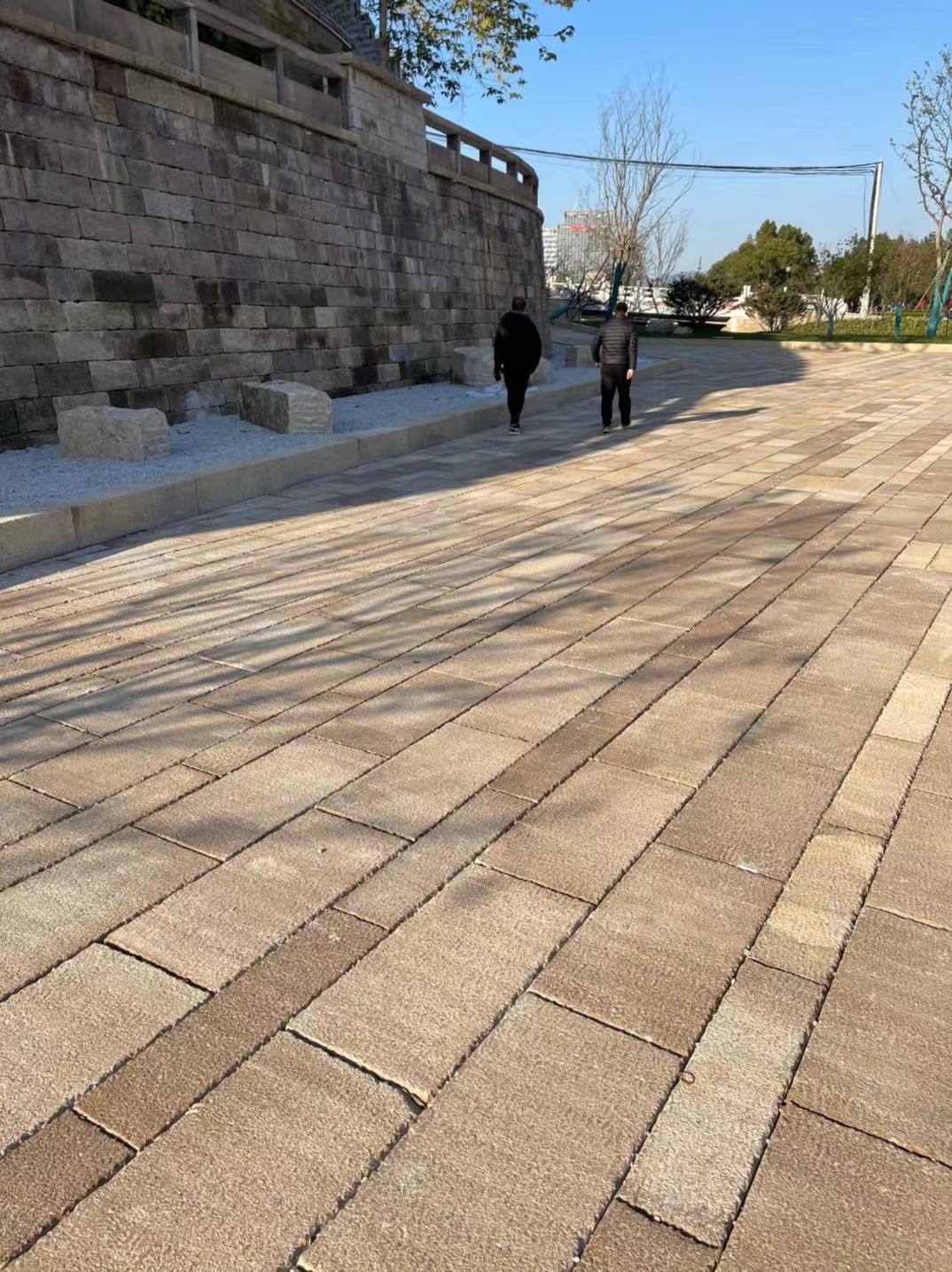 仿古石材廠家老石板舊石材加工批發(fā)價格具體是多少(圖2) 仿古石材廠家老石板舊石材加工批發(fā)價格具體是多少(圖2)