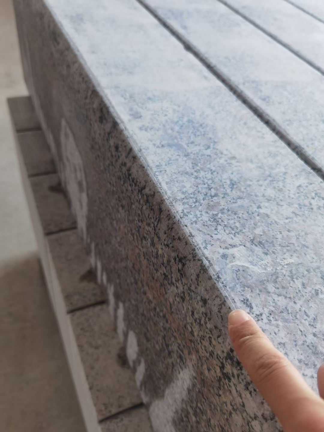 尋找便宜路牙石廠家路沿石每米價格是多少