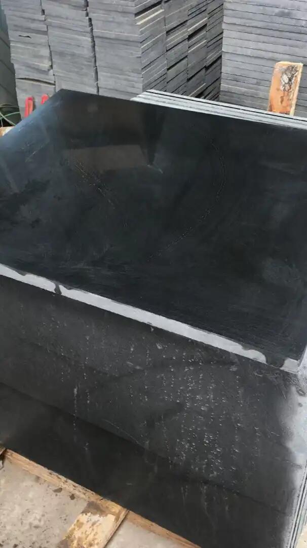 中國(guó)黑石材作為墓碑材料的使用特點(diǎn)