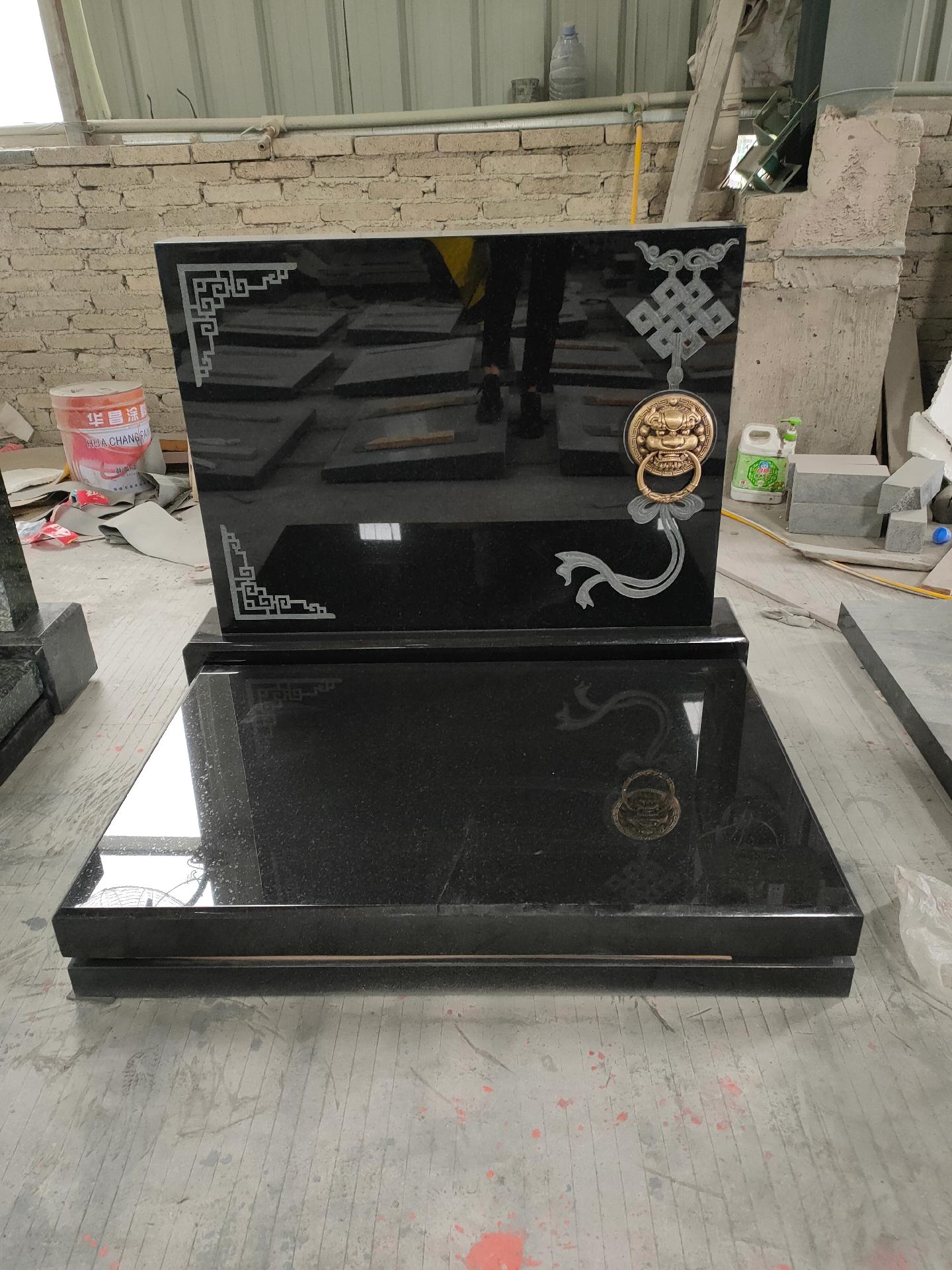 中國(guó)黑與黑金沙墓碑石材差異