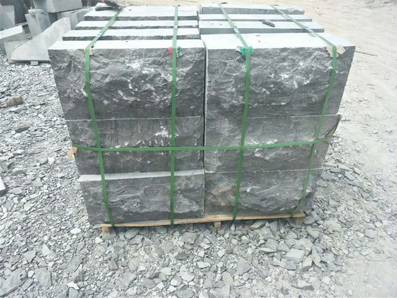 青石路沿石雕刻加工指南與荔枝面石材常見規(guī)格尺寸解析(圖4) 青石路沿石廠家雕刻加工與荔枝面石材的常見規(guī)格尺寸