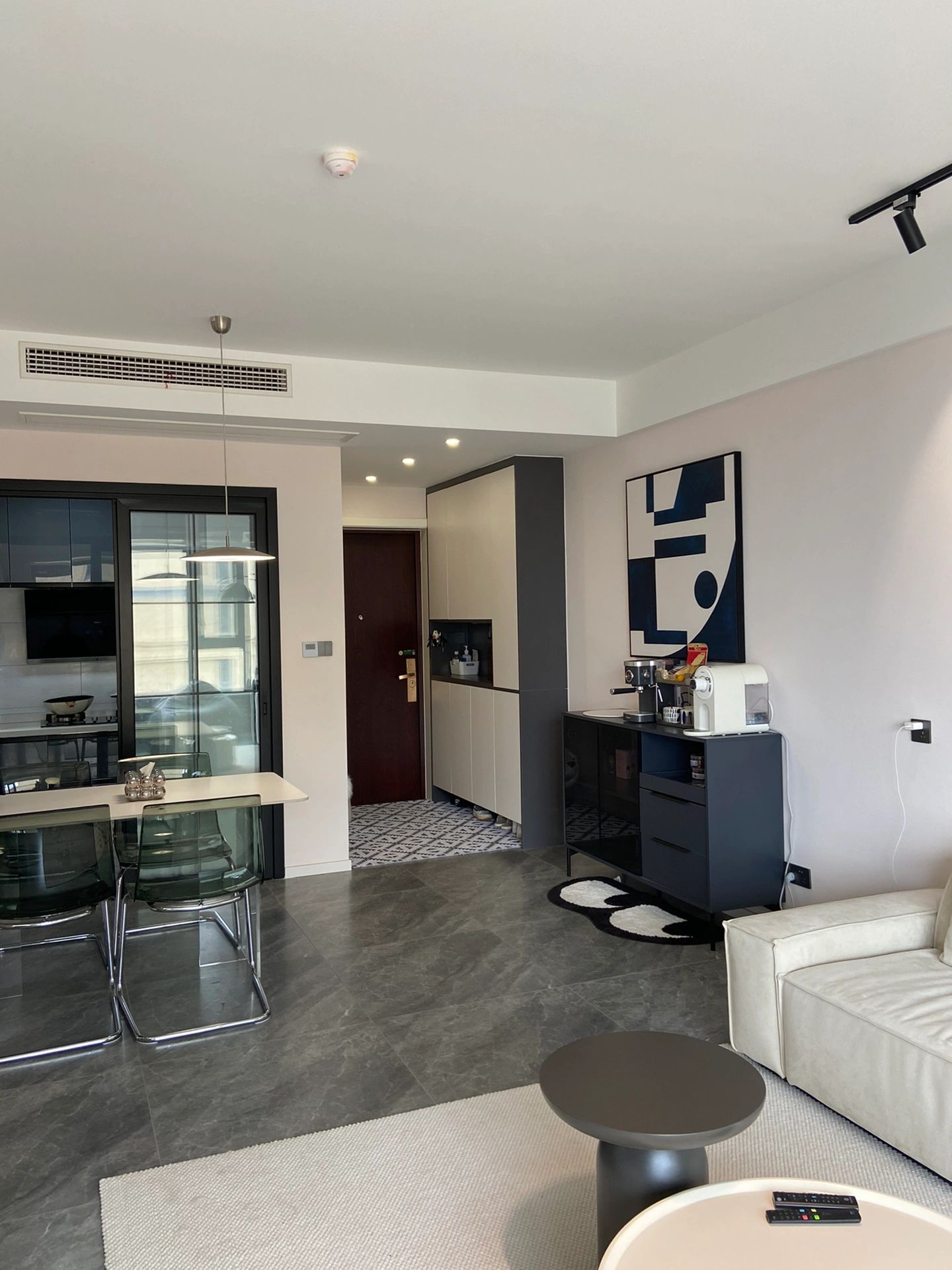 室內(nèi)臺(tái)階石與地板銜接處的處理工藝與材料選擇(圖1)