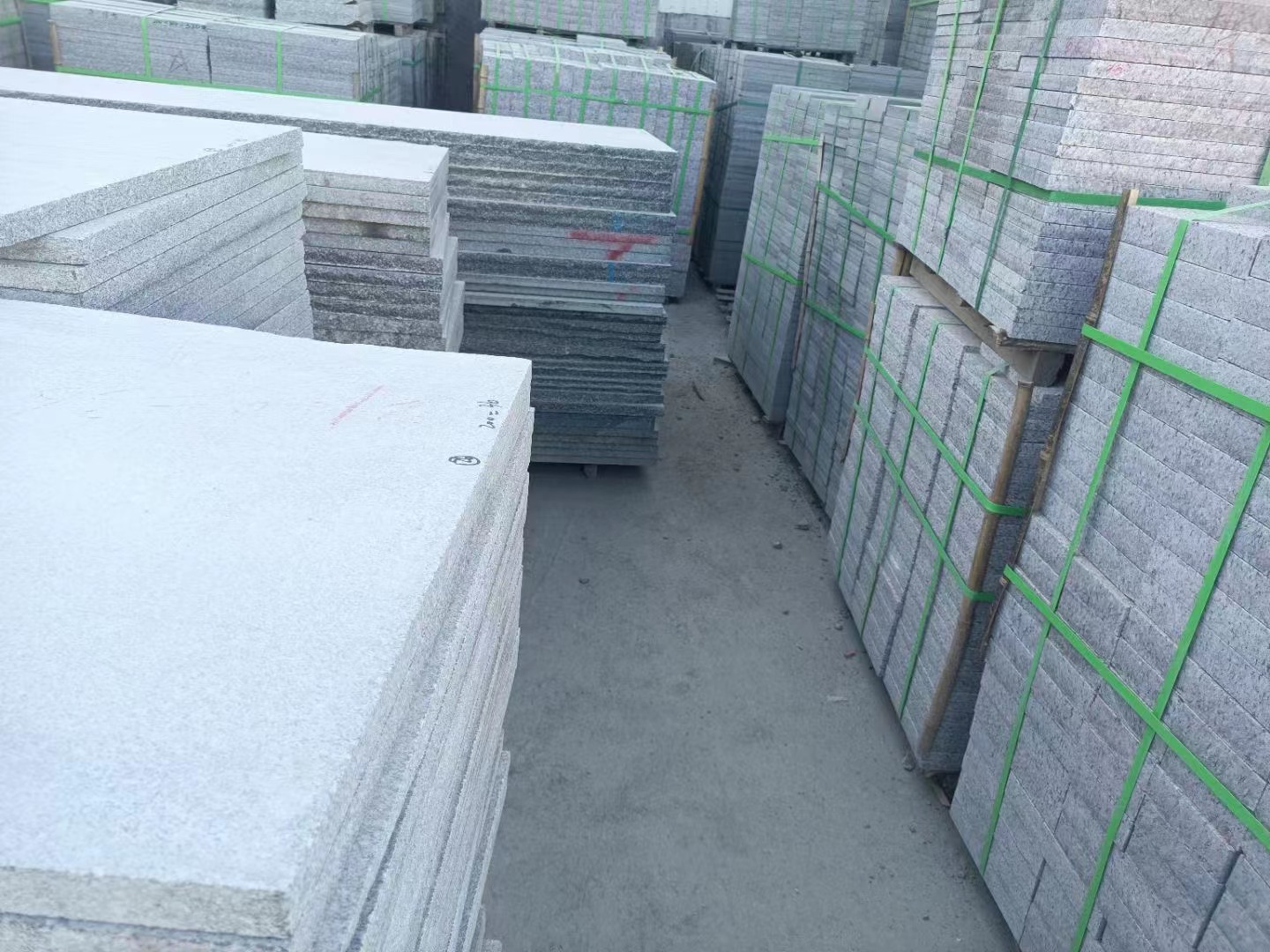 芝麻白石材廠家電話及花崗巖批發(fā)聯(lián)系方式(圖2)