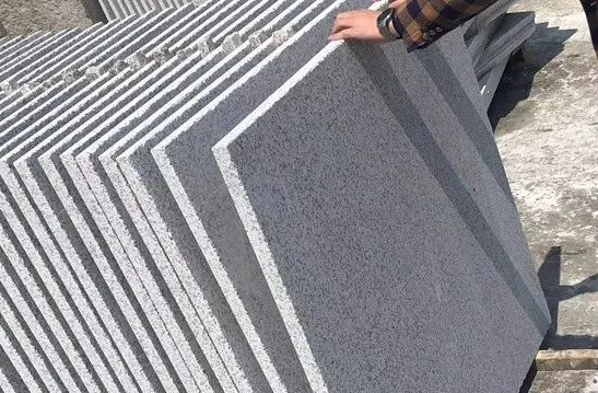 50厚芝麻白花崗石