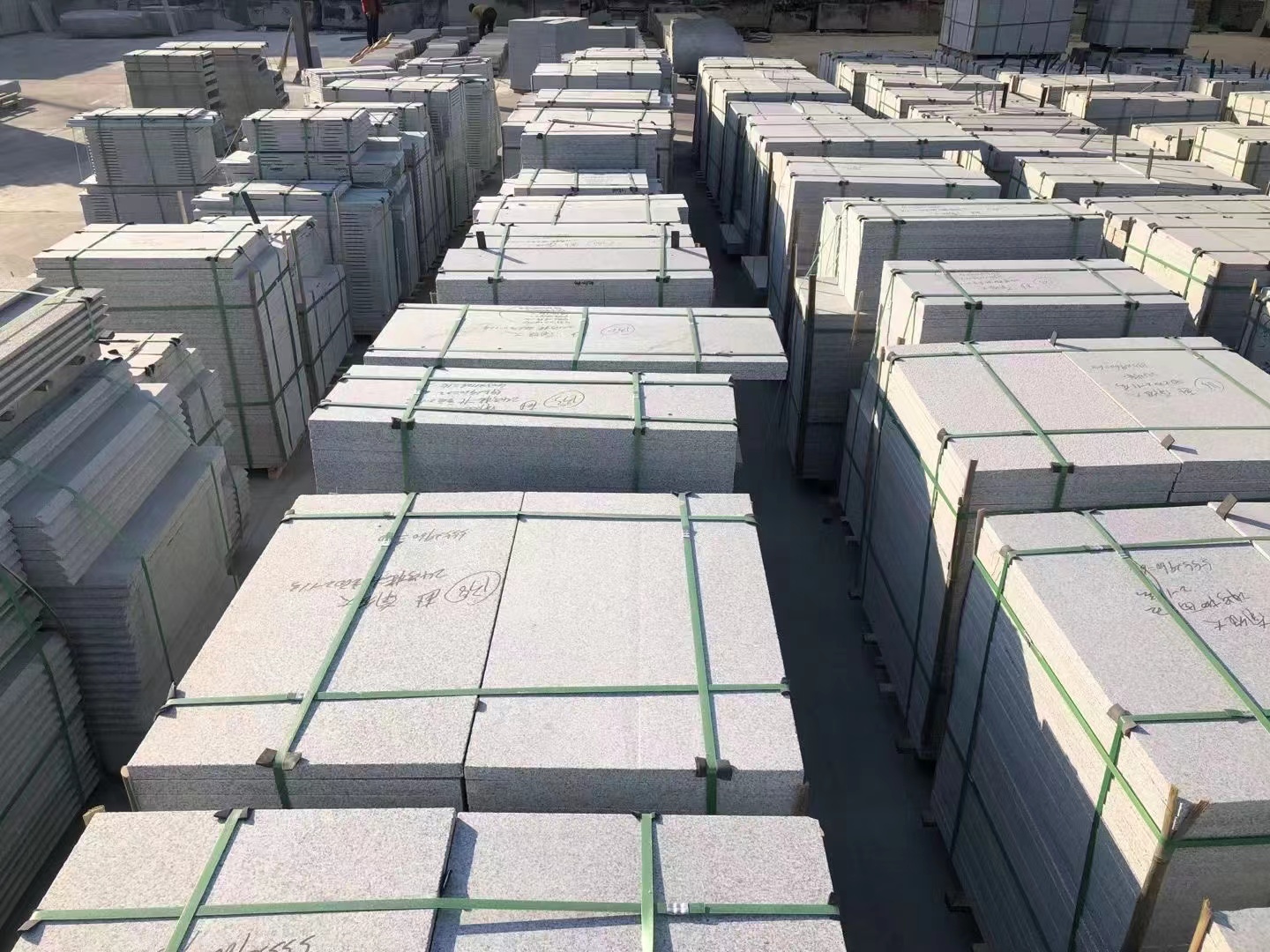 黃金麻花崗巖石材價(jià)格多少錢(qián)(圖2)