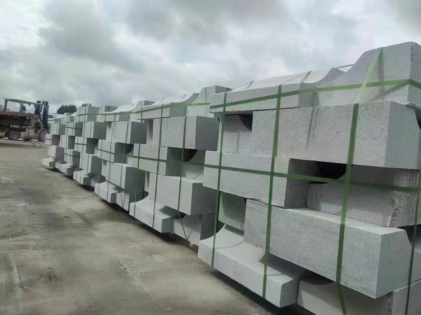 2.5公分厚灰色芝麻灰花崗巖外墻干掛火燒板光面荔枝面價格(圖2)