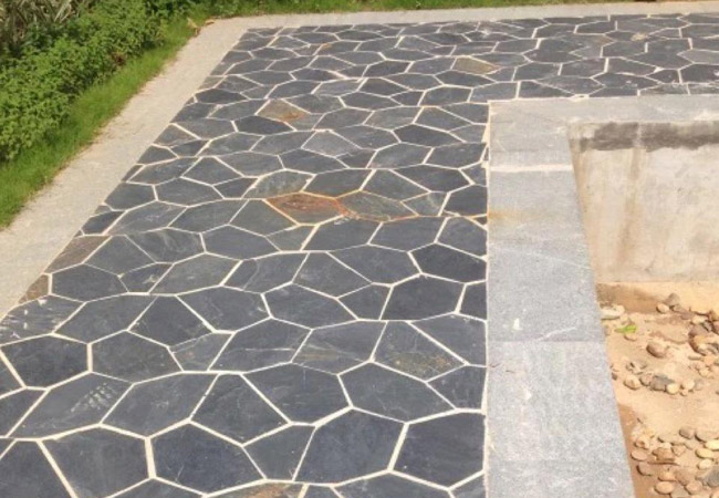 青石屬于什么巖石？