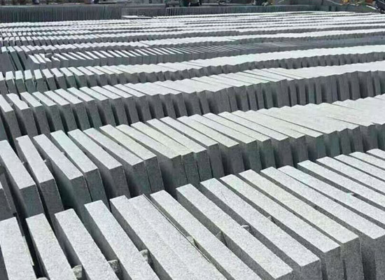 雨后花崗巖石材變花返堿這個(gè)問題到底能不能解決(圖1)