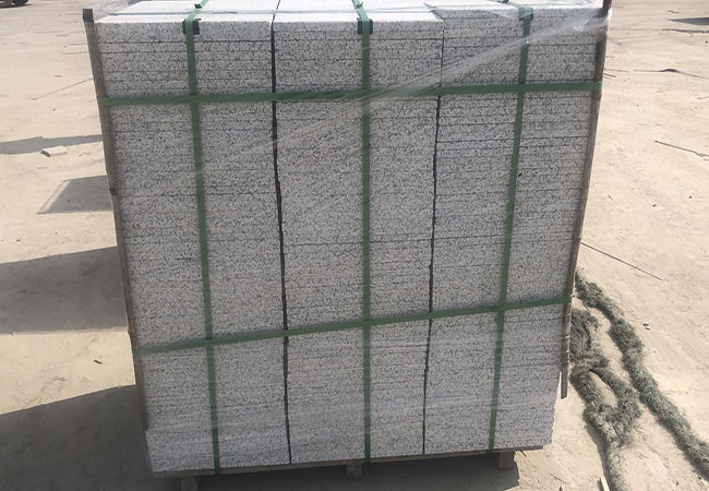 石材干掛預(yù)埋件開槽位置與巖體結(jié)構(gòu)面方向關(guān)聯(lián)性(圖3) 石材干掛預(yù)埋件開槽位置與巖體結(jié)構(gòu)面方向關(guān)聯(lián)性(圖3)