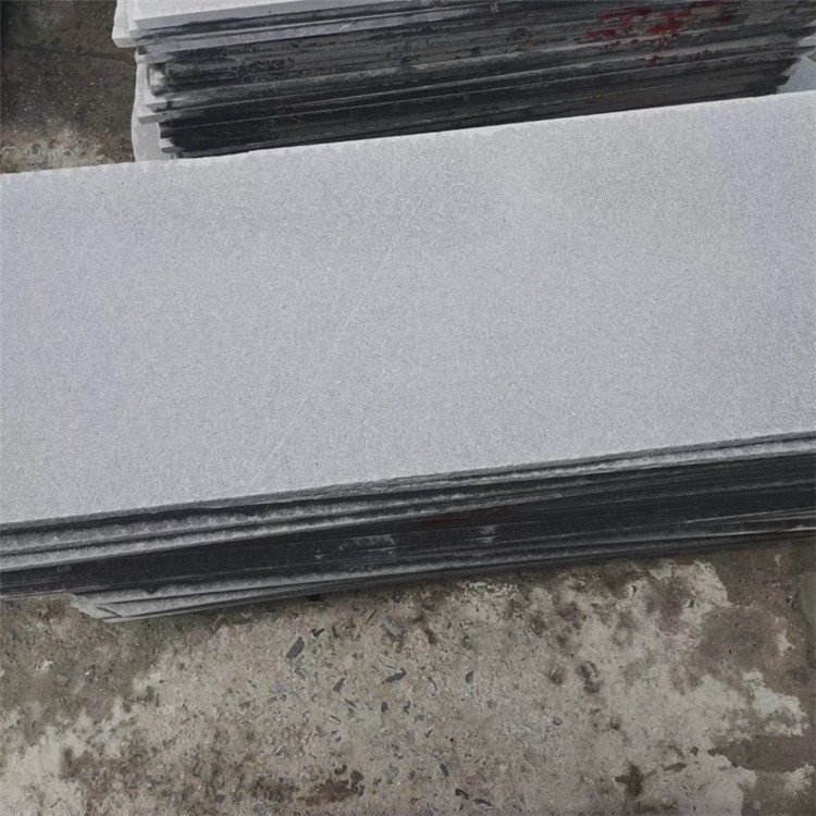芝麻灰花崗巖蓋板價(jià)格