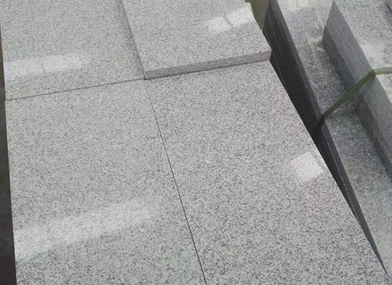 芝麻白花崗巖石材的選購(gòu)方法？