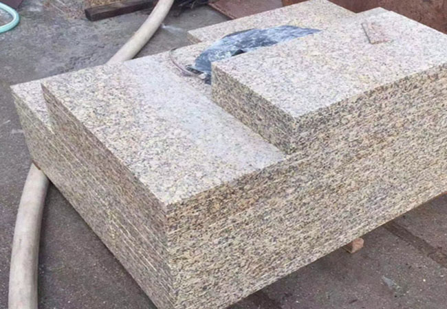 山東黃金麻崗石生產(chǎn)廠家直銷價格(圖1)