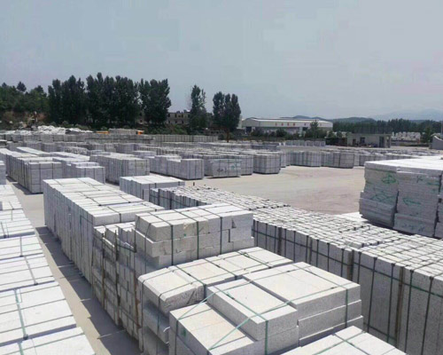 選擇大門時(shí)，為何不妨考慮純實(shí)木材質(zhì)？(圖2)