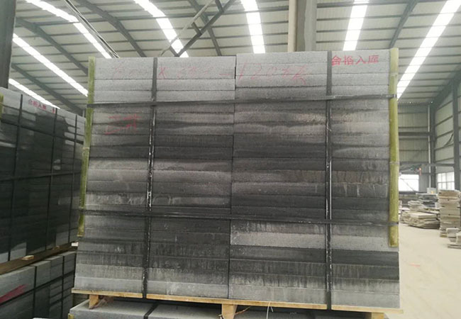 帶泳池別墅花園設(shè)計(jì)中石材邊緣收口與溢水處理(圖5)