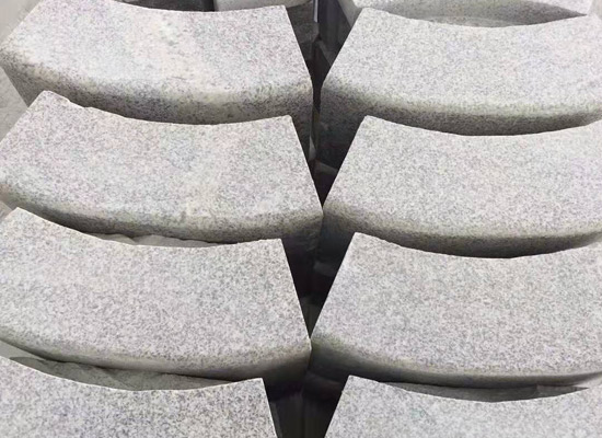 芝麻灰路沿石鋪裝流程？