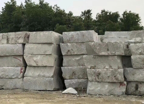 芝麻白石材的產(chǎn)地及密度是多少？