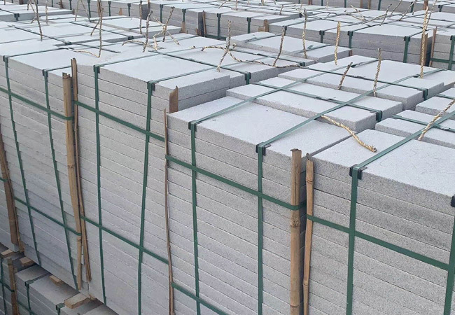 廣場(chǎng)地鋪石哪種便宜多少錢(qián)一平方