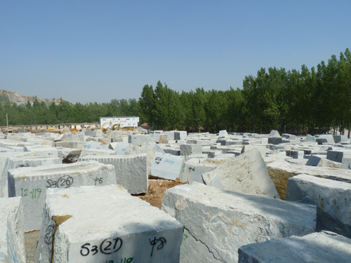 魯灰路沿石維護(hù)保養(yǎng)的方法