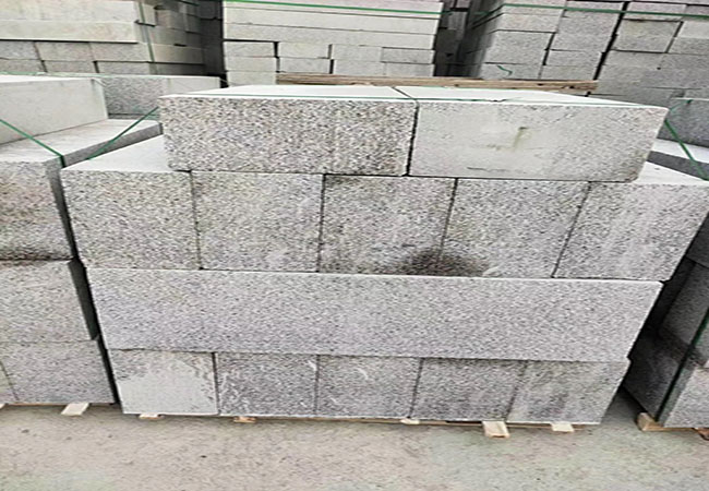 濟(jì)寧石材廠芝麻白外墻干掛(圖1)