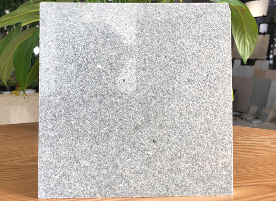 芝麻灰荔枝面花崗巖.jpg 芝麻灰荔枝面花崗巖.jpg