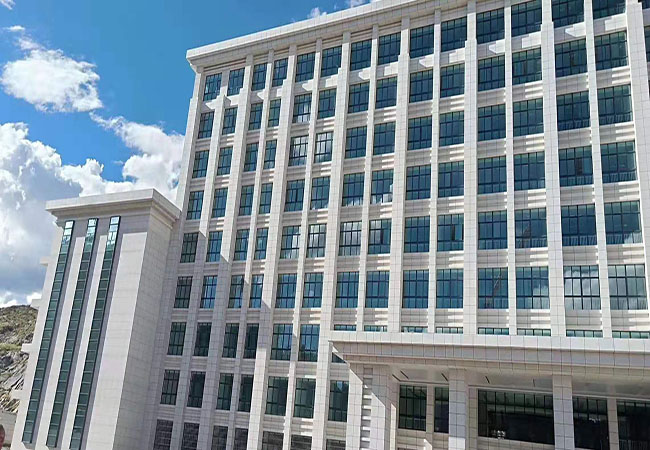 花崗巖芝麻白與芝麻灰的區(qū)別(圖1)