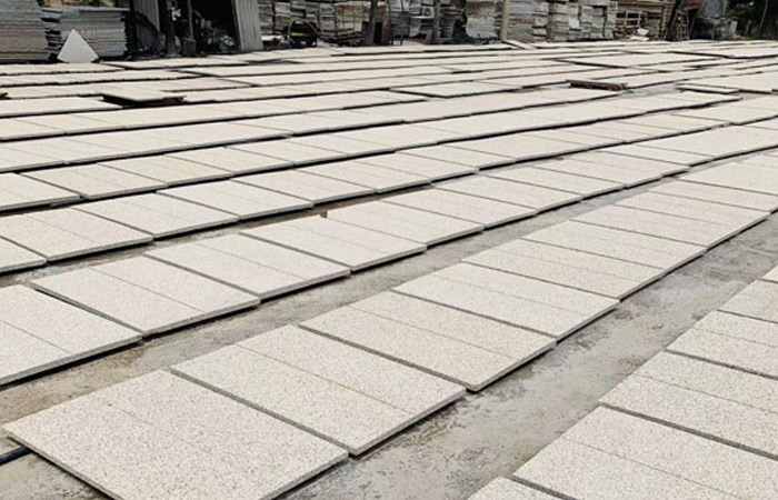 天然花崗巖石材帶白線(xiàn)斑點(diǎn)屬于石材瑕疵嗎？