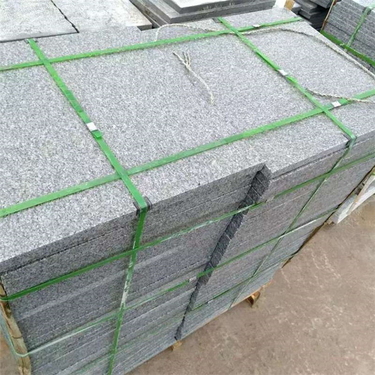 654芝麻灰花崗巖是什么