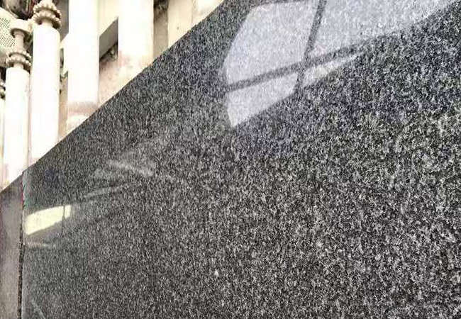 芝麻黑花崗巖毛板價格多少