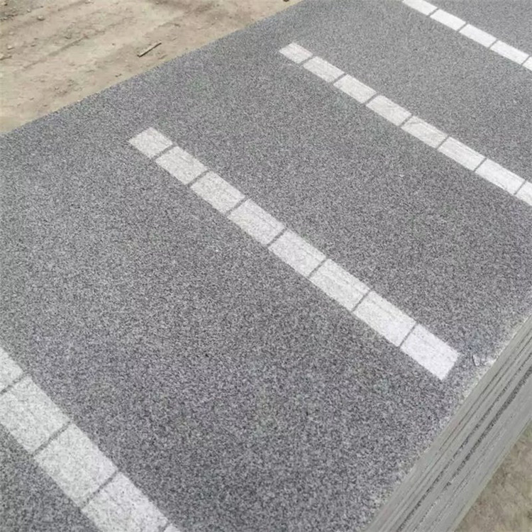 芝麻灰花崗巖廠家產(chǎn)品密度硬度參數(shù)