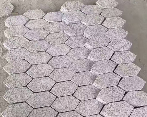 大門材質(zhì)選擇指南：究竟是金屬、塑料還是木質(zhì)更合適？(圖1)