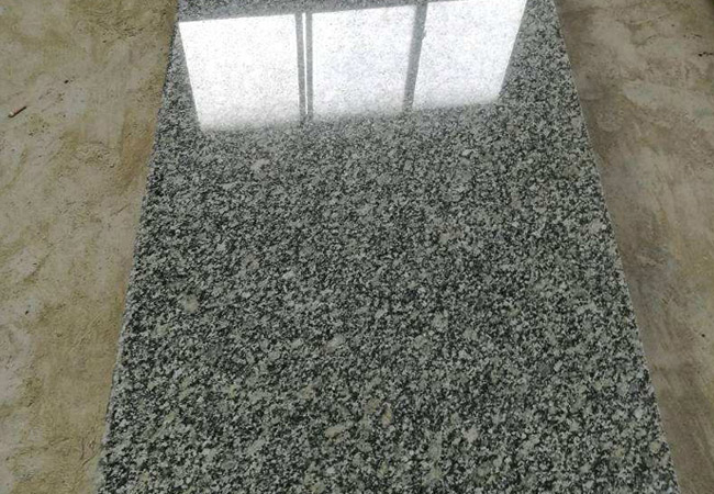 芝麻灰花崗石多少一平方