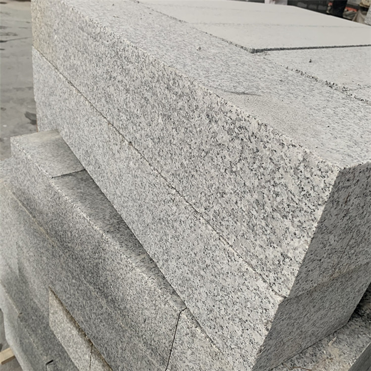 石材工廠內荒料堆放朝向與后續(xù)排版利用率之間的實際關聯(lián)