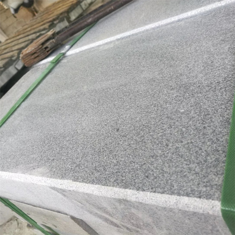 芝麻灰路沿石拋光面