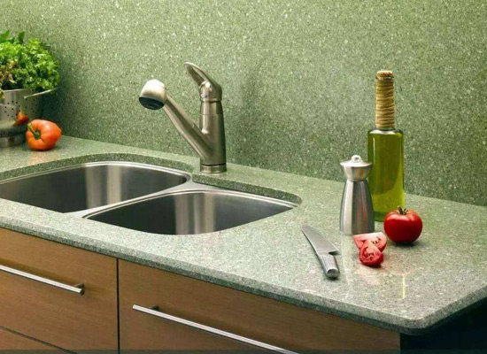 對(duì)于小戶型適合采用灰色地板嗎？會(huì)顯得昏暗狹小嗎？