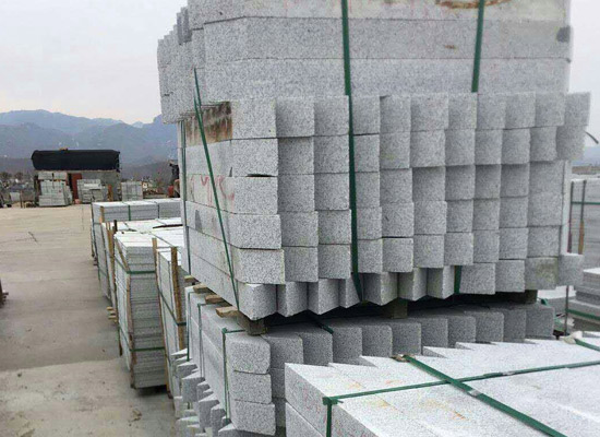 小快石鋪貼時(shí)縫隙間距設(shè)置與填縫材料選擇(圖4)